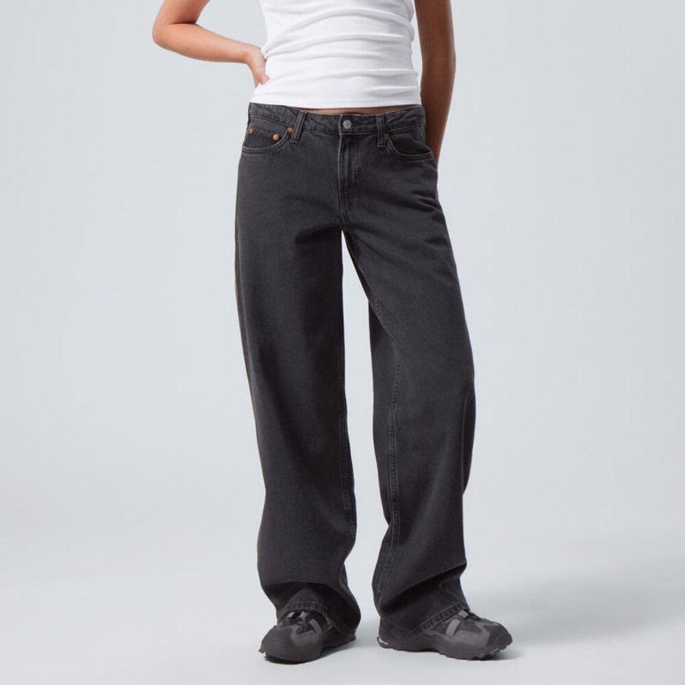 W25 Black Weekday Ample Low Loose Jeans